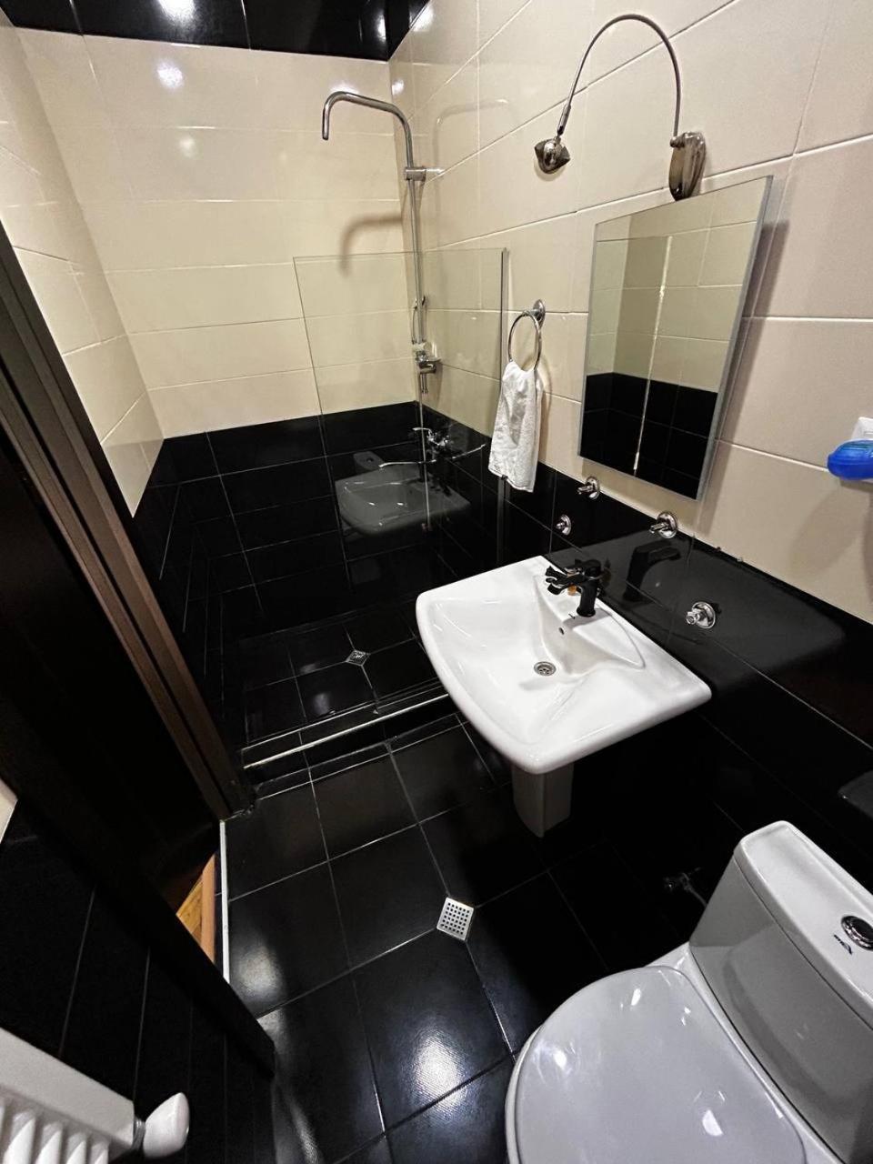 Duma Hotel Tbilisi ภายนอก รูปภาพ